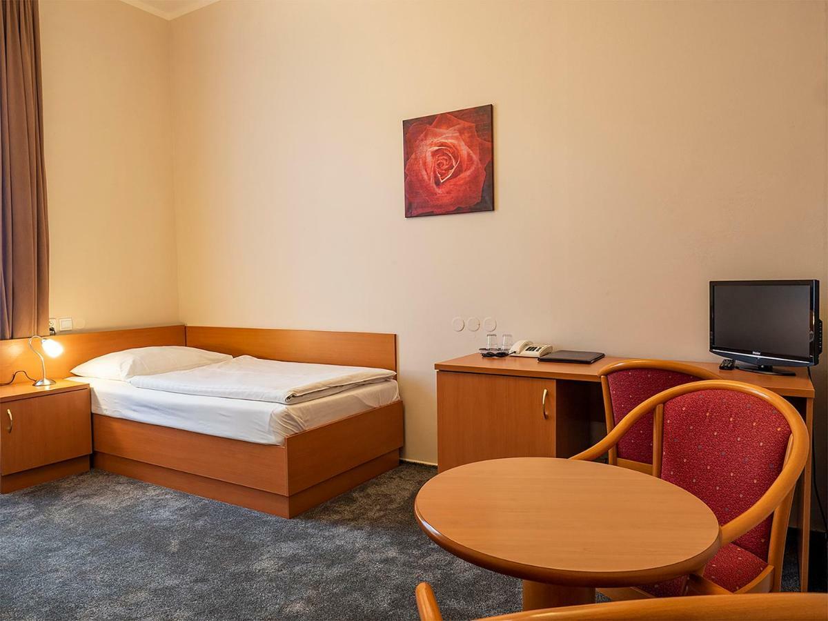Hotel Olympia Česká Lípa Exterior foto